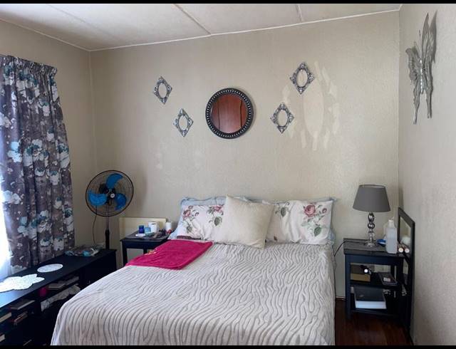 2 BEDROOM APARTMENT FOR SALE IN VANDERBIJLPARK SE 2